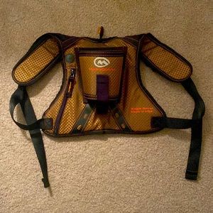 Single barrel hydra quiver orange mud running vest